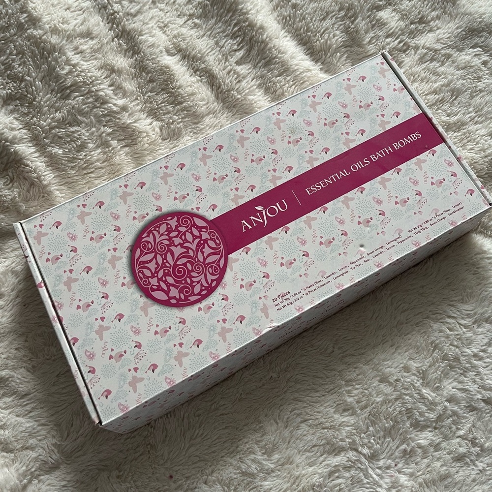 Pink Essential Oils Bath Bombs